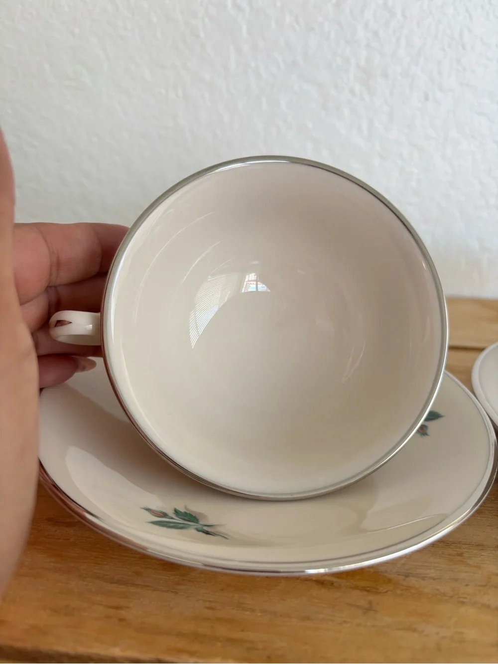 Fleetwood Fine China 4-Piece Tea Cups & Saucers Set